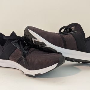 Women's new balance shoes